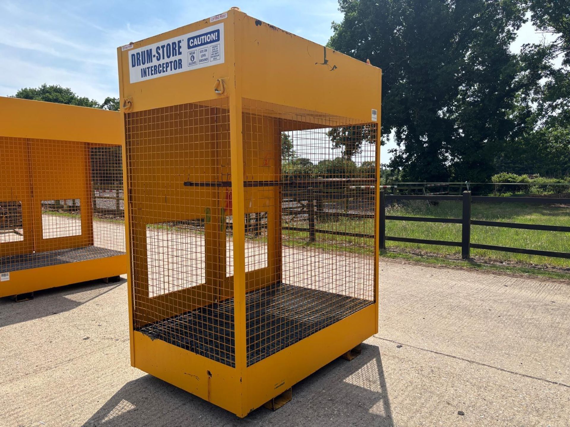 BUNDED COSHH STORE *LOCKABLE* - Image 5 of 9