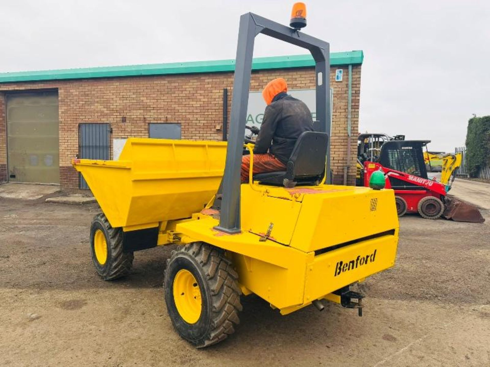 BENFORD DUMPER *C/W LISTER ENGINE* - Image 4 of 14