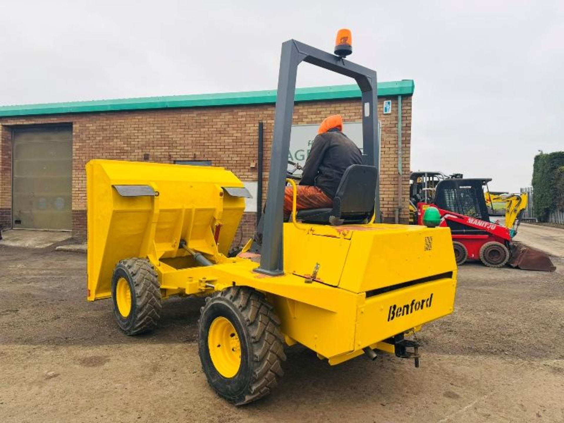 BENFORD DUMPER *C/W LISTER ENGINE* - Image 5 of 14