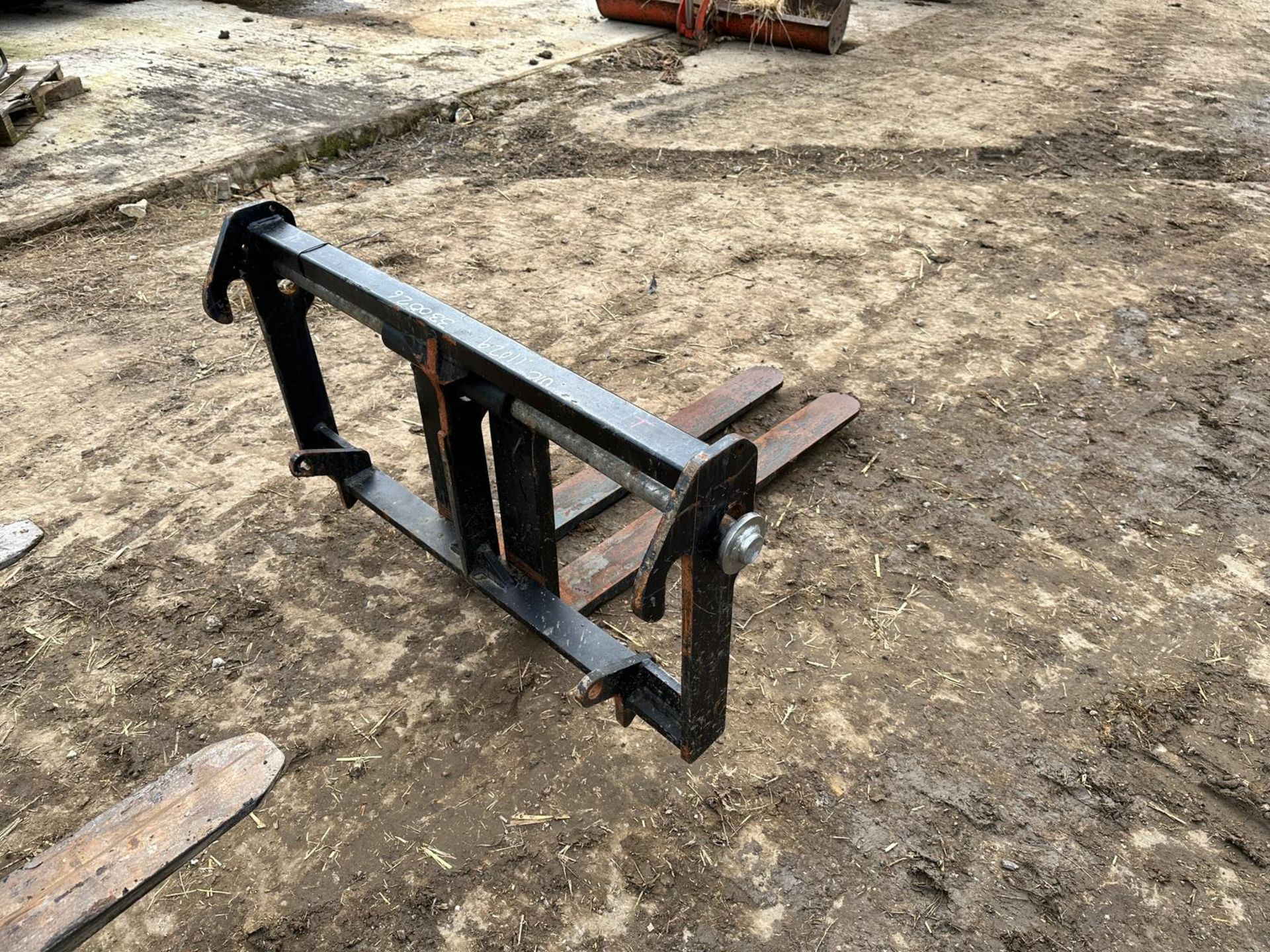 PALLET FORKS WITH FRAME - SLIDING PALLET FORKS - Image 6 of 8
