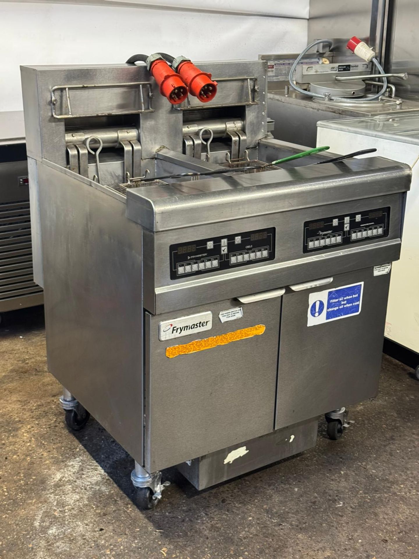 FRYMASTER TWIN TANK 4 BASKET ELECTRIC FRYER - Image 5 of 5