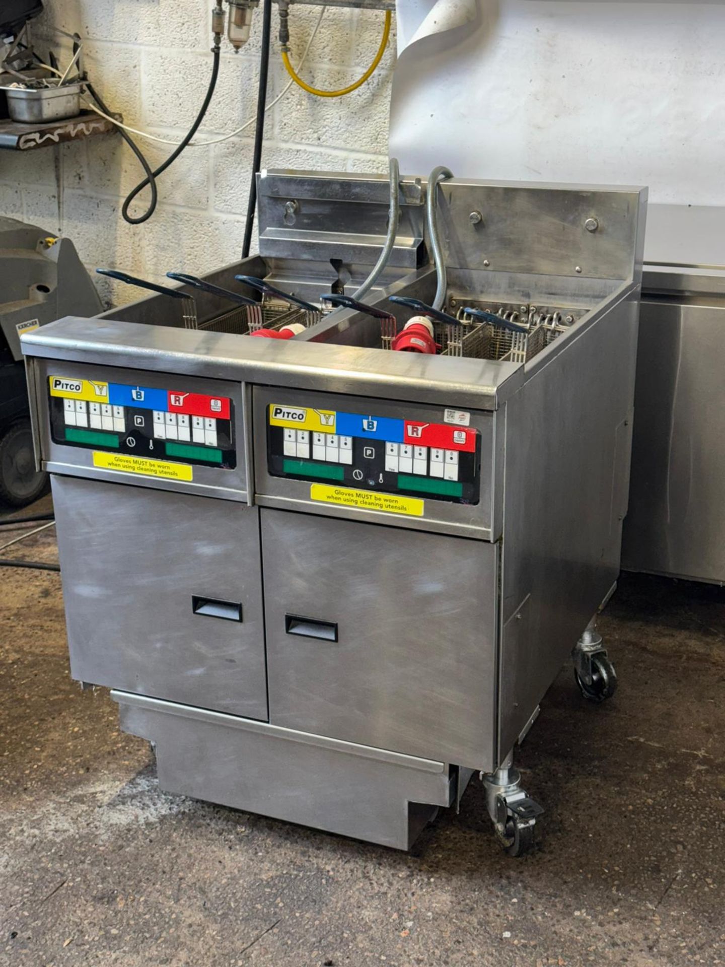 PITCO TWING TANK ELECTRIC 4 BASKET FRYER - Image 6 of 6