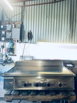 MALIBU KEATING GRIDDLE 4 FT 3 PHASE ELECTRIC CHROME GRIDDLE