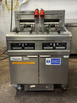 FRYMASTER TWIN TANK 4 BASKET ELECTRIC FRYER