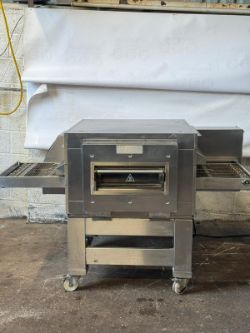 ZANOLLI GAS CONVEYOR PIZZA OVEN - 20 INCH