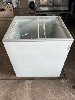 GLASS TOP CHEST FREEZER
