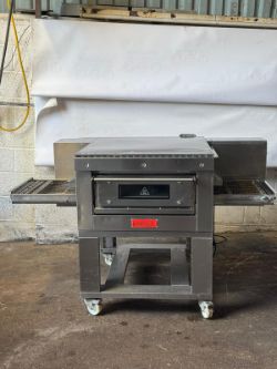 ZANOLLI CONVEYOR GAS PIZZA OVEN - 20 INCH