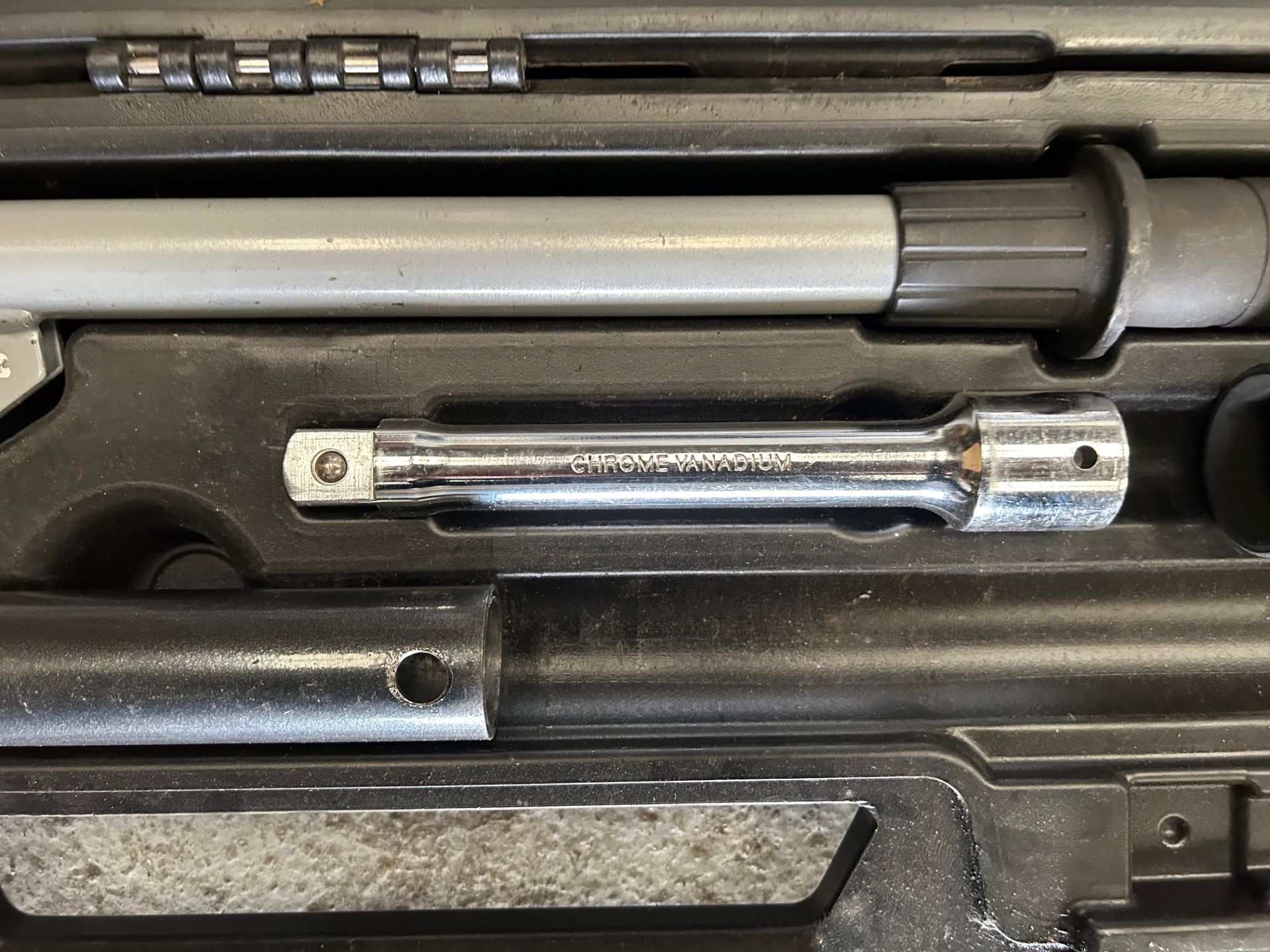 NORBAR 3/4 IN. RATCHETING TORQUE WRENCH *COMES IN OWN HEAVY DUTY CASE* - Image 2 of 8
