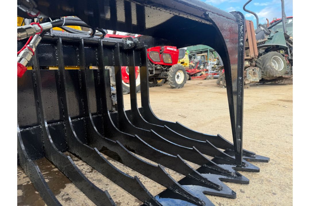 NEW/UNUSED 2025 CAPTOK 44? HYDRAULIC MINI SKIDSTEER MUCK/LOG GRAB - Image 10 of 10