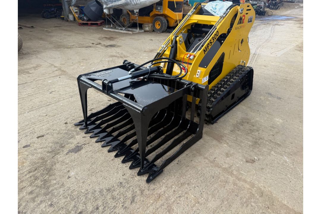 NEW/UNUSED 2025 CAPTOK 44? HYDRAULIC MINI SKIDSTEER MUCK/LOG GRAB - Image 1 of 10