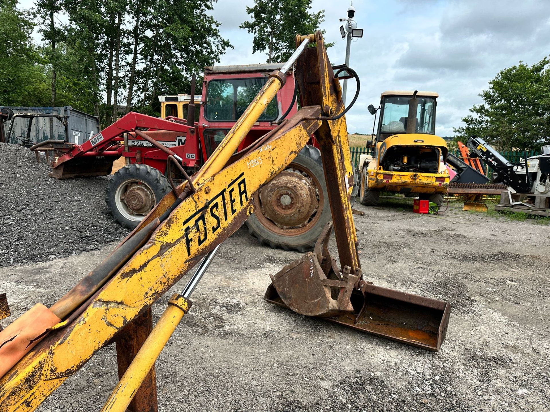 FOSTER D3 BACKHOE LOADER - SWING BOOM - Image 12 of 13