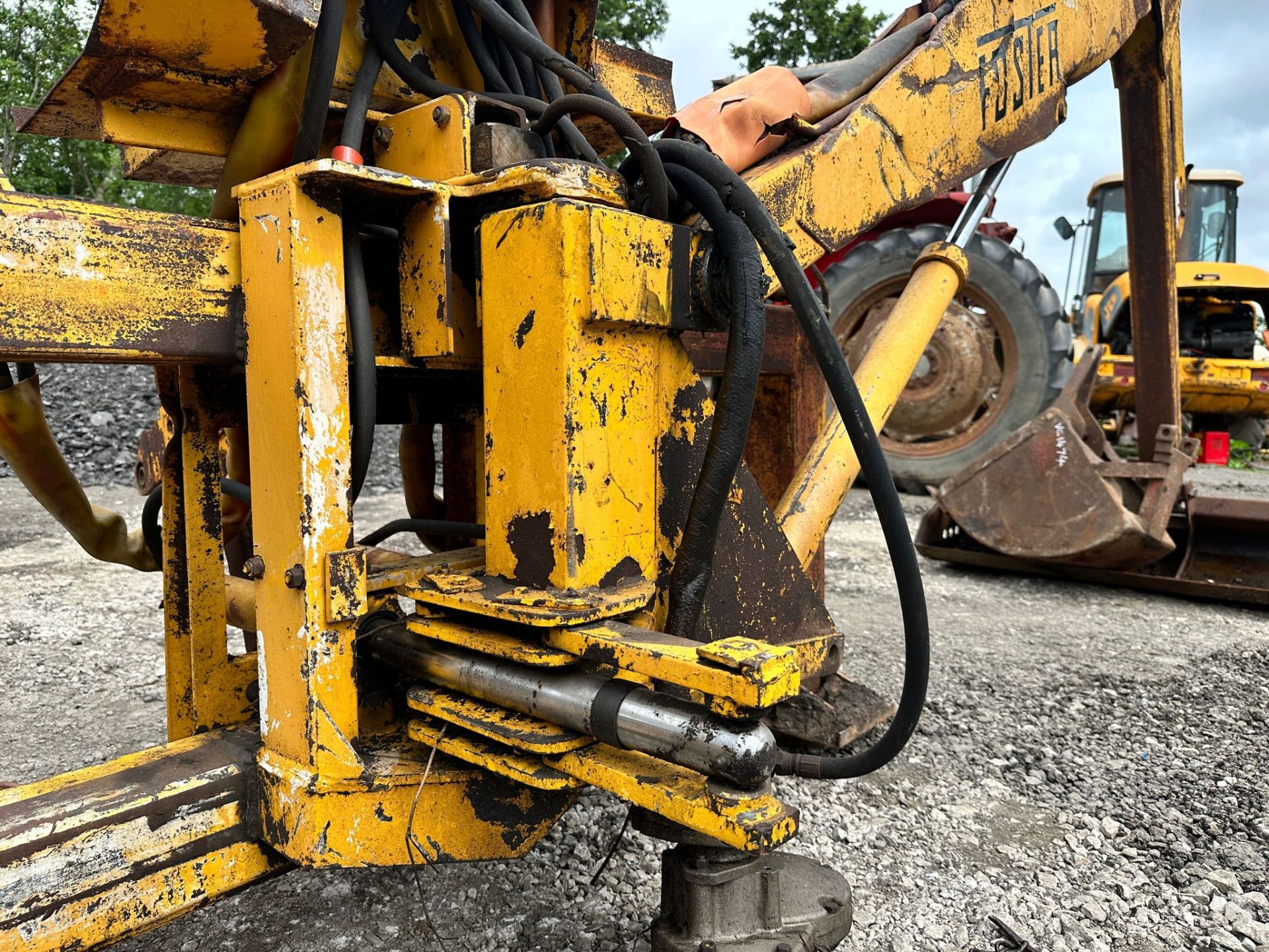 FOSTER D3 BACKHOE LOADER - SWING BOOM - Image 2 of 13