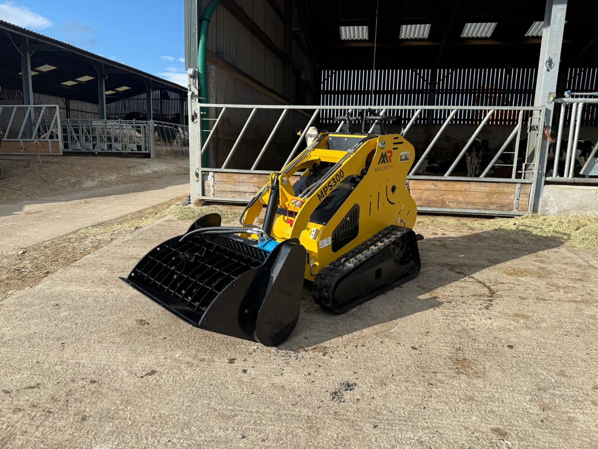 NEW 2025 CAPTOK HYDRAULIC 32? MIXING BUCKET