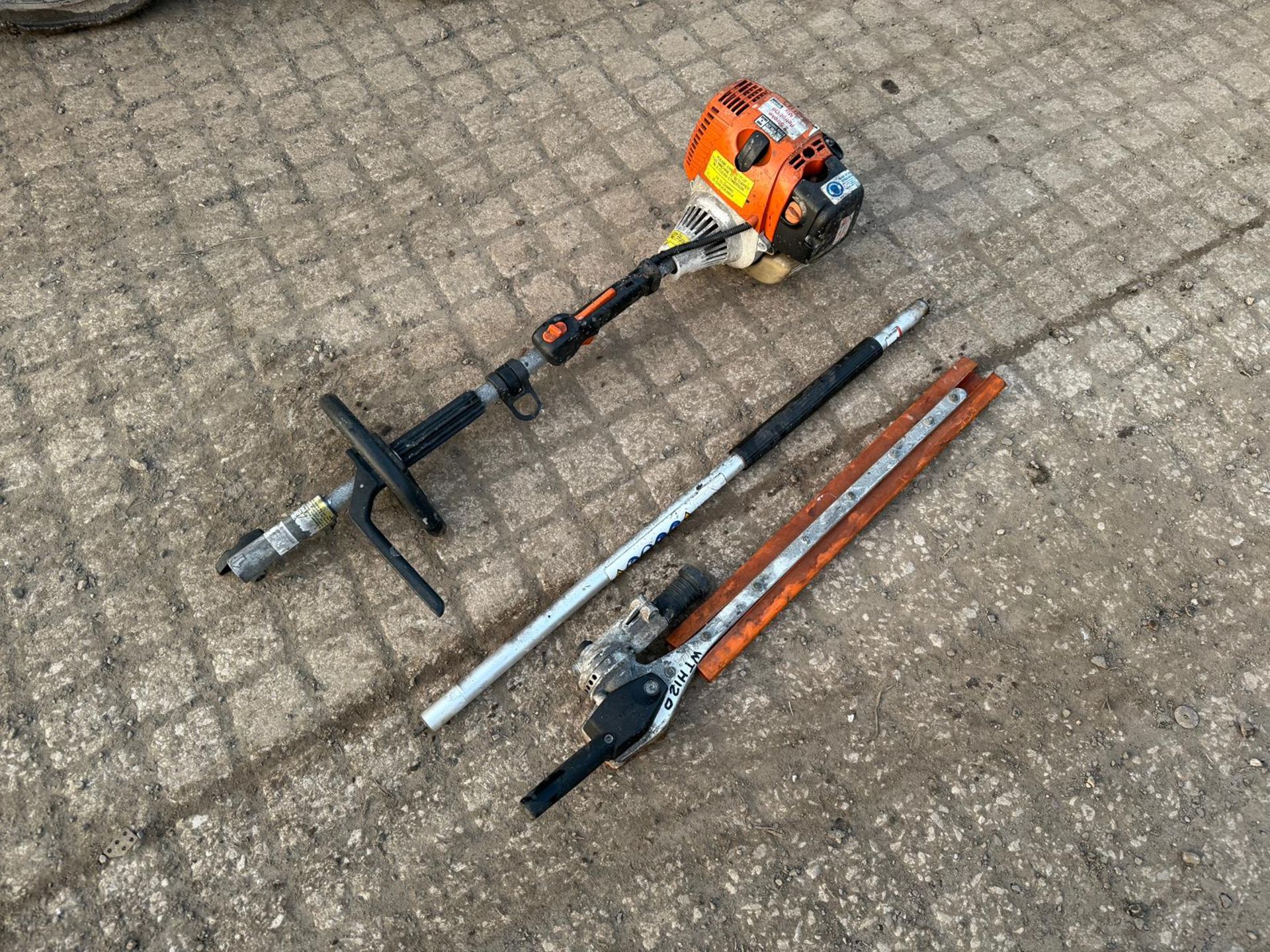 STIHL HANDHELD PETROL HEDGE TRIMMER WITH EXTENSION BAR - Image 6 of 8