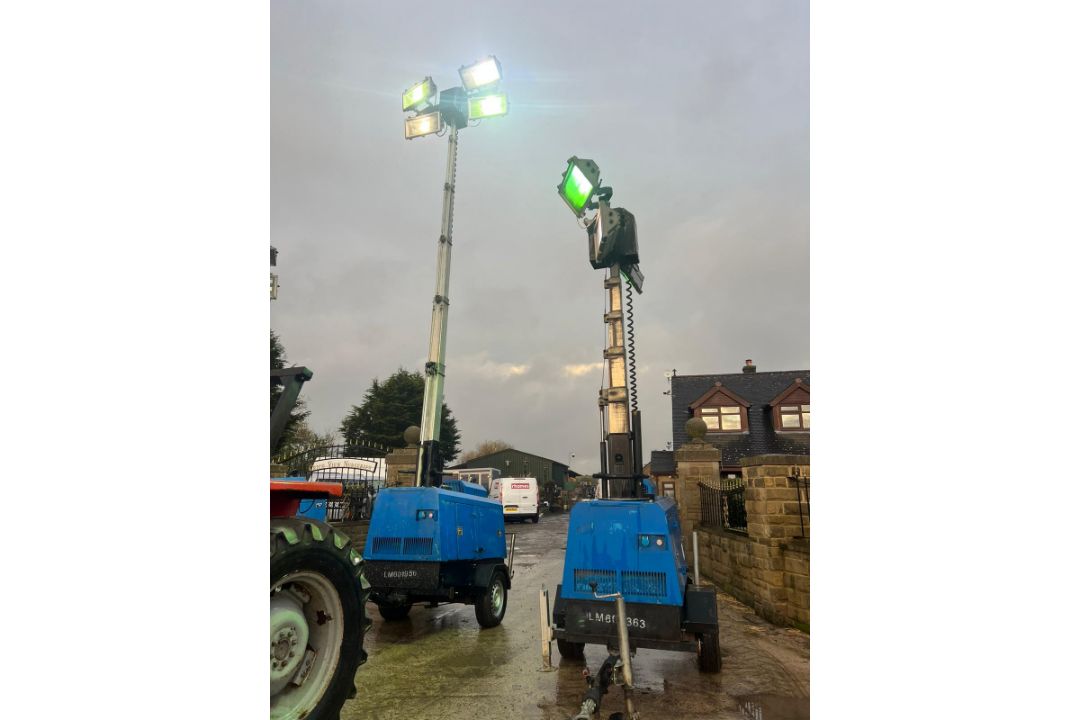 SUPER LIGHT VT1 SINGLE AXLE LIGHTING TOWER WITH BUILT IN GENERATOR - Image 1 of 12