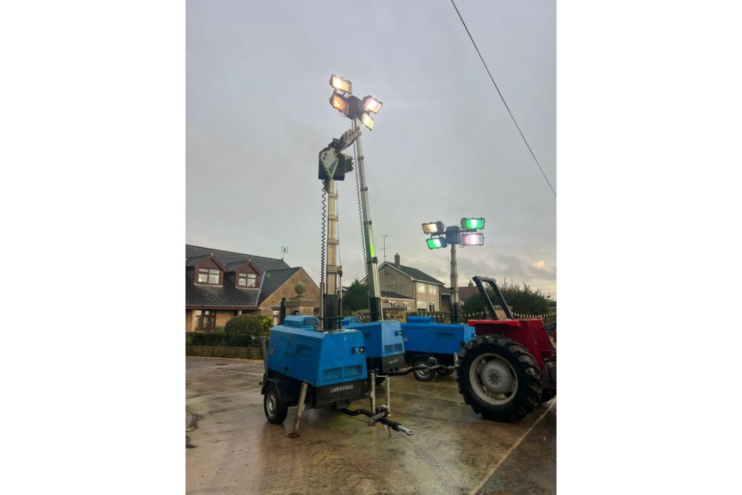 SUPER LIGHT VT1 SINGLE AXLE LIGHTING TOWER WITH BUILT IN GENERATOR - Image 3 of 12