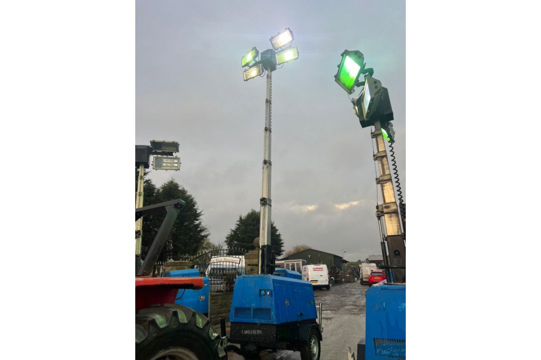 SUPER LIGHT VT1 SINGLE AXLE LIGHTING TOWER WITH BUILT IN GENERATOR - Image 2 of 12