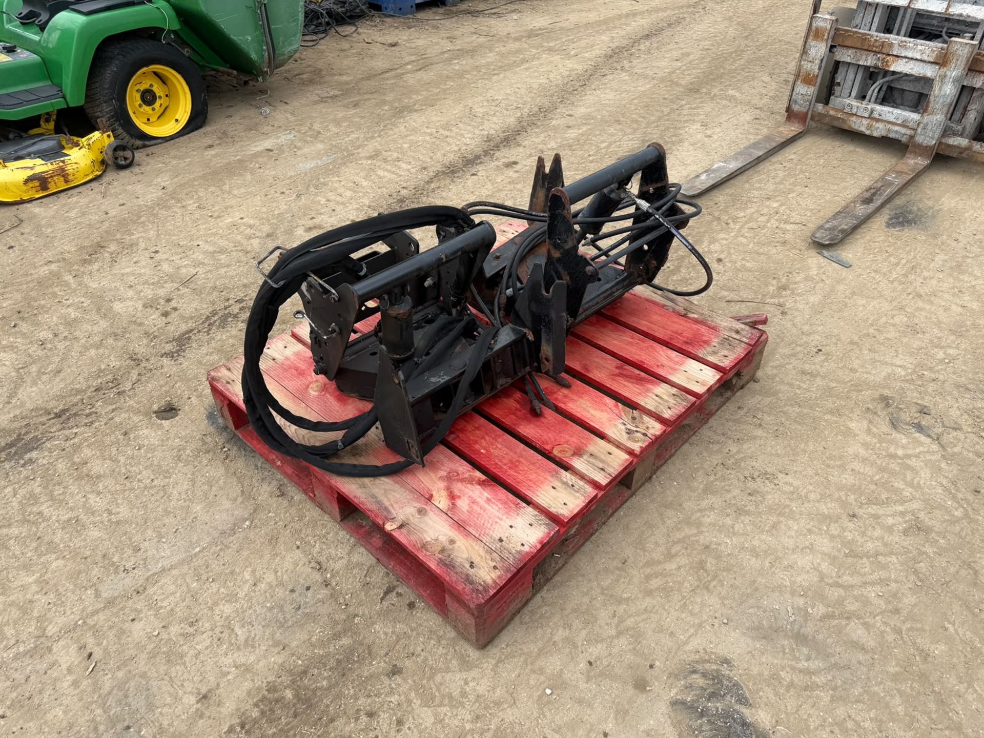 JOHN DEERE FRONT MOUNTED OFFSET SNOW PLOUGH BRACKET *NO VAT* - Image 4 of 11