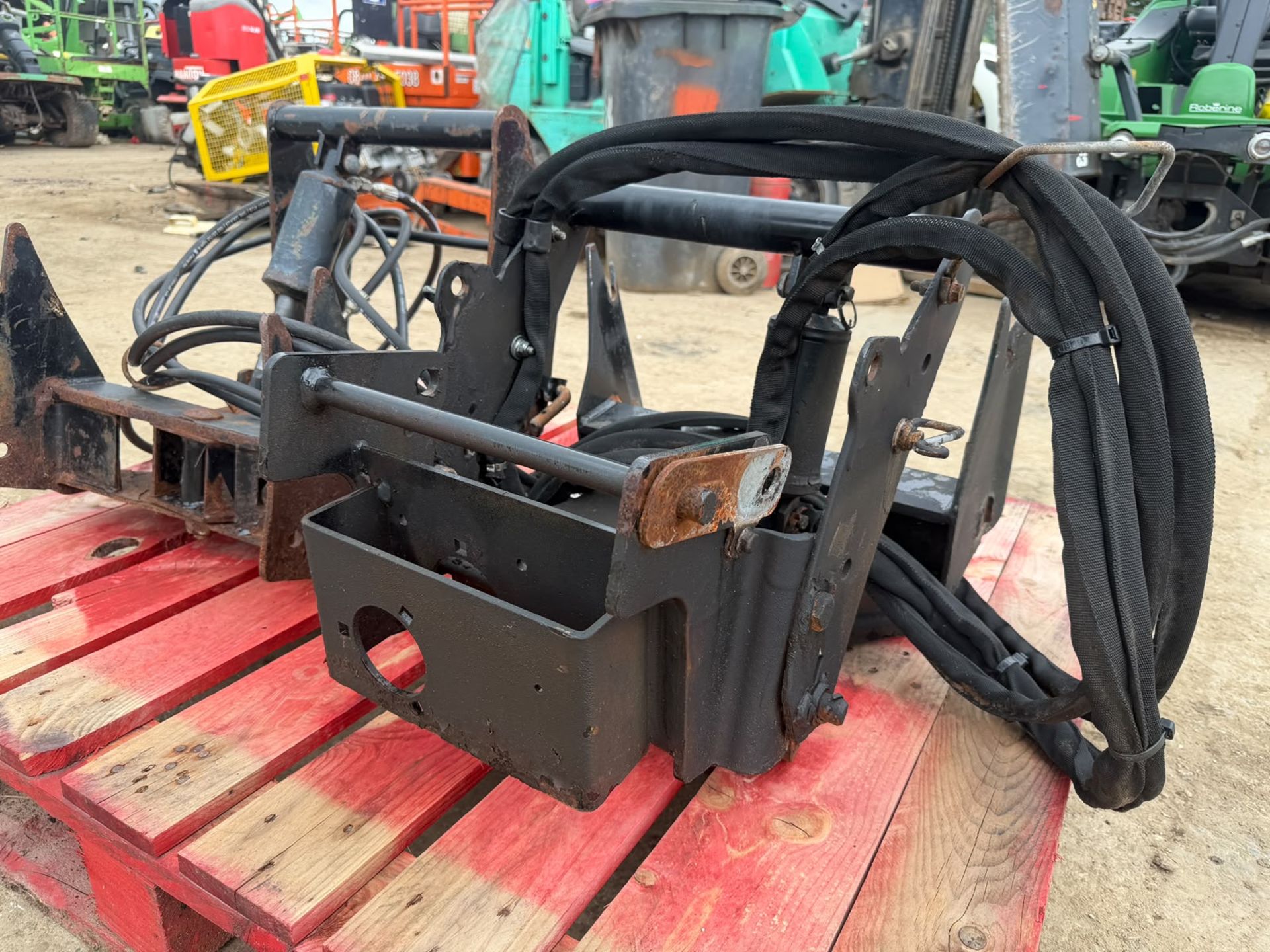 JOHN DEERE FRONT MOUNTED OFFSET SNOW PLOUGH BRACKET *NO VAT* - Image 11 of 11