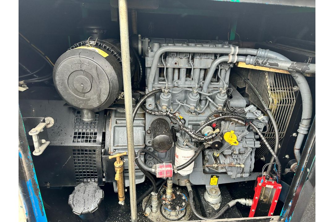 2008 GENSET MGZ 20/20/15 20KVA DIESEL SINGLE AXLE TOWBEHIND GENERATOR - Image 14 of 15