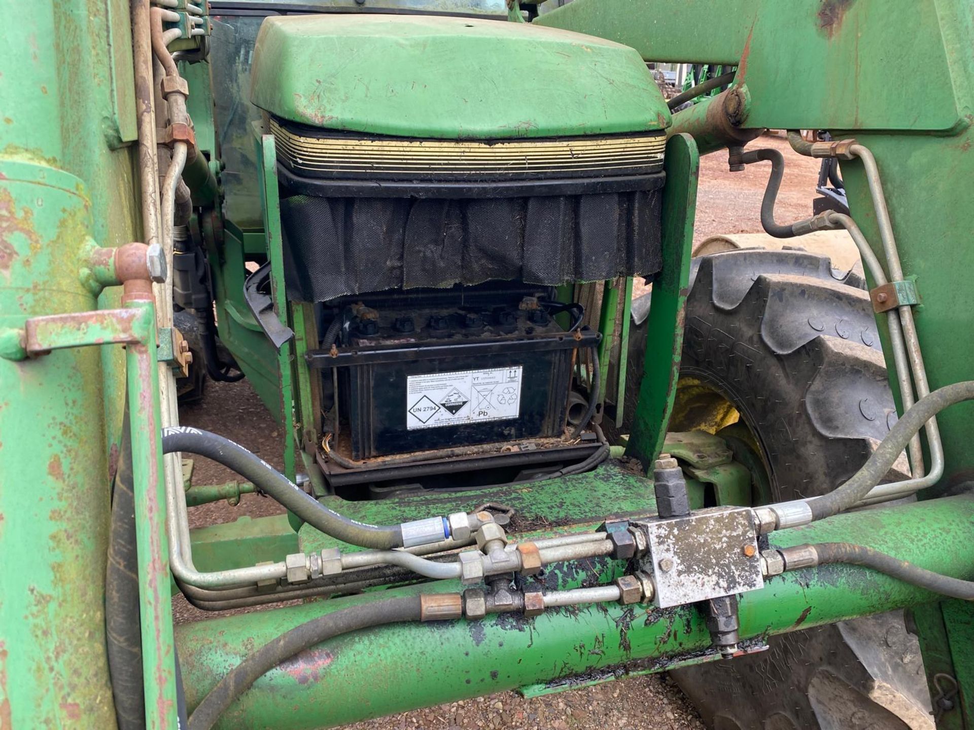 1993 JOHN DEERE 6400 LOADER TRACTOR - Image 7 of 7