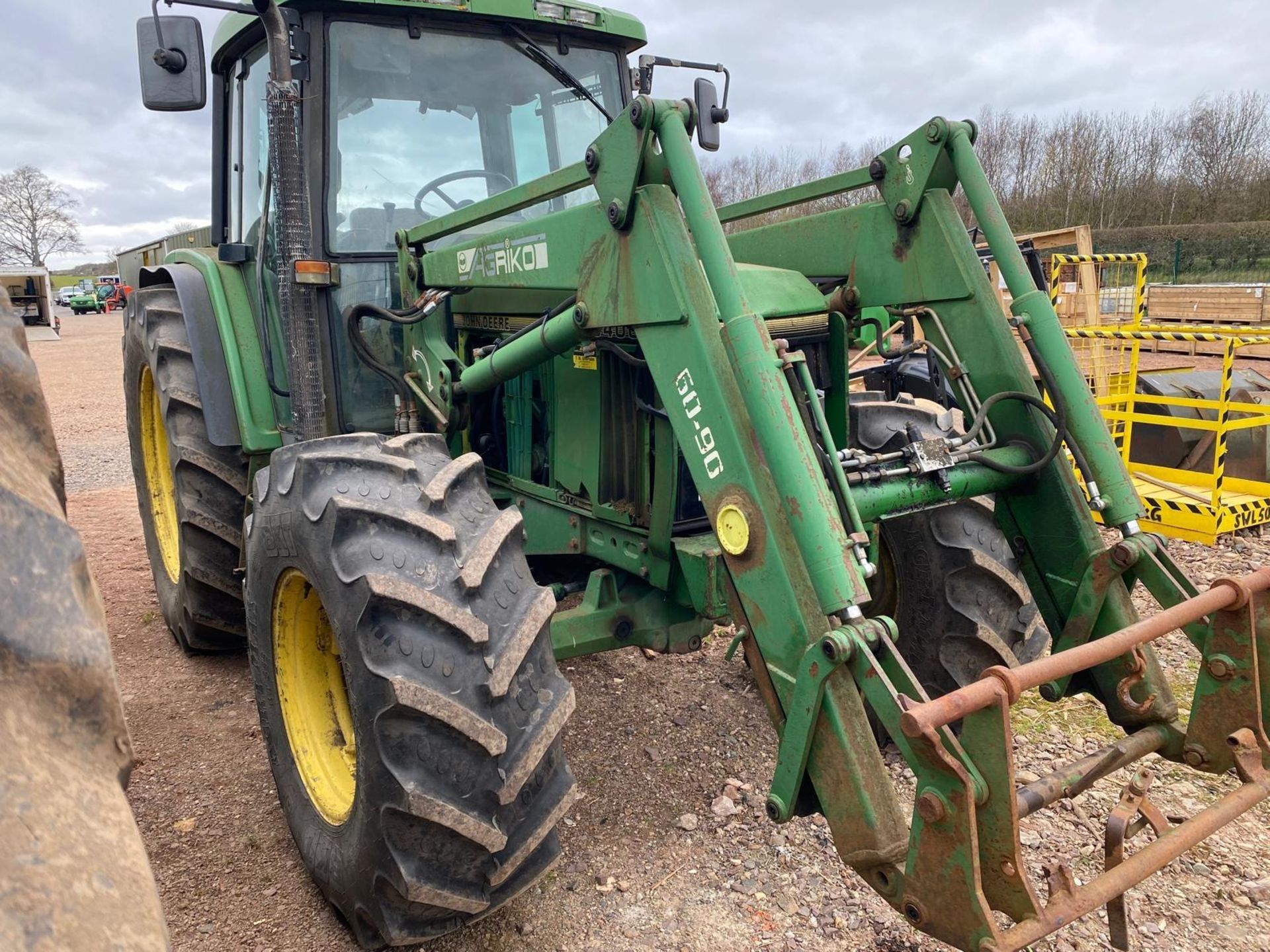 1993 JOHN DEERE 6400 LOADER TRACTOR - Image 4 of 7