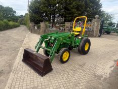 JOHN DEERE 955 33HP 4WD COMPACT TRACTOR WITH FRONT LOADER AND BUCKET *NO VAT*