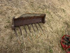 MASSEY 35 MUCK/BALE SPIKE
