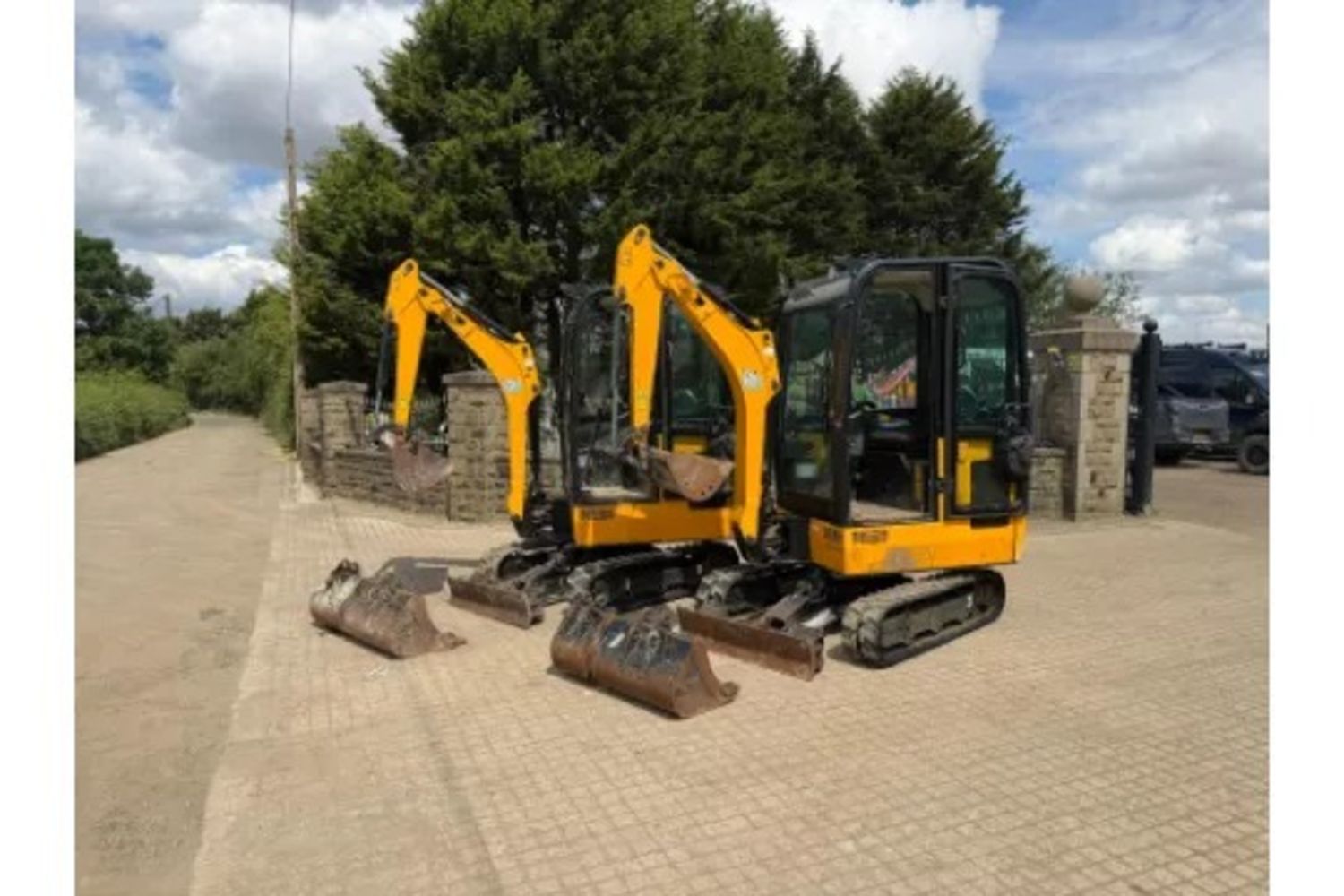 Massive Multi-Lot Auction; Ex-Fleet Vans, Agri, Construction & Heavy Plant Machinery And Much More! Ends Monday 20th July