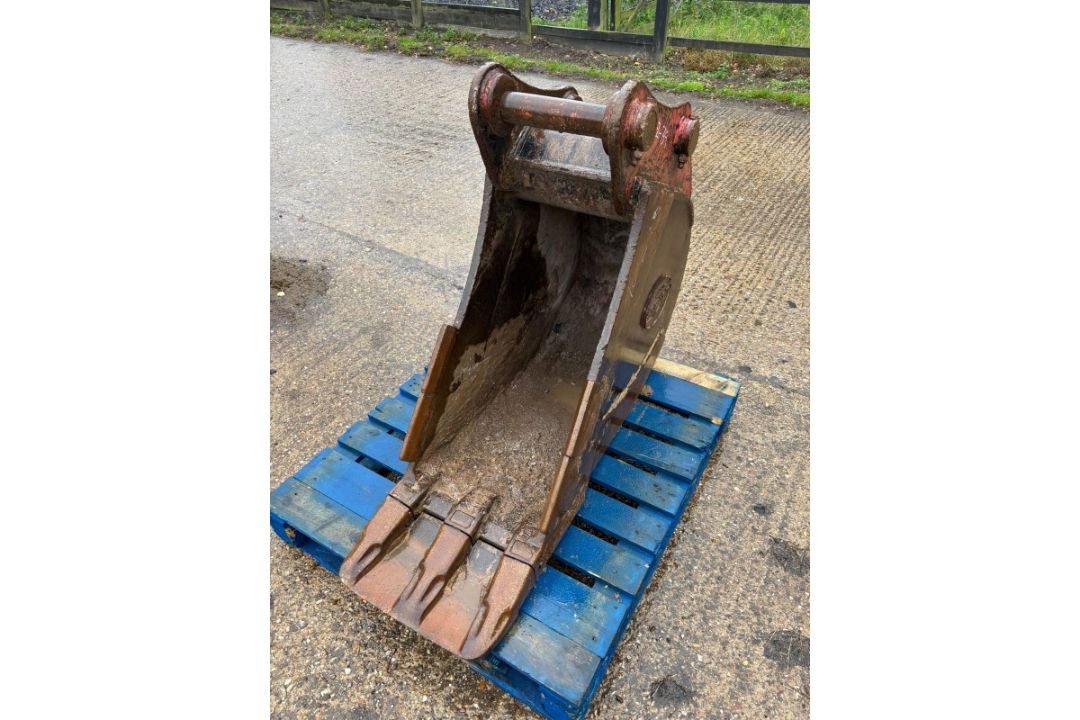 450 MM DIGGER EXCAVATOR BUCKET - Image 1 of 4
