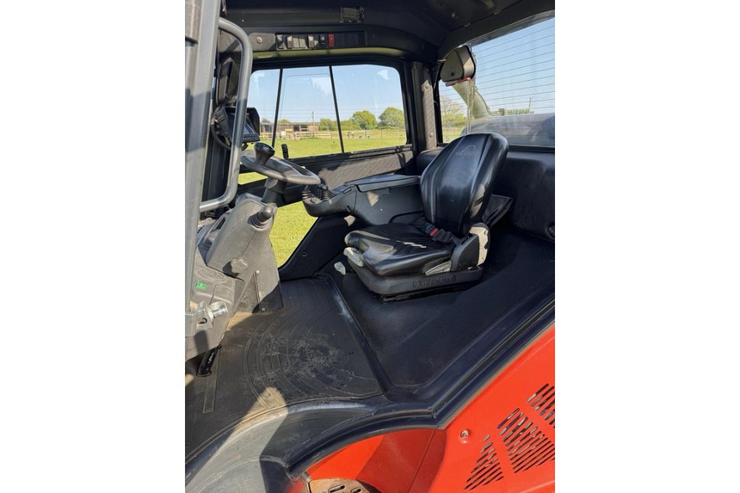 LINDE H50T GAS FORKLIFT TRUCK - FULL HEATED CAB - TRIPLE MAST CONTAINER SPEC - Image 5 of 5