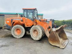 DOOSAN DL200-3 LOADING SHOVEL * C/W BUCKET* *YEAR 2015*