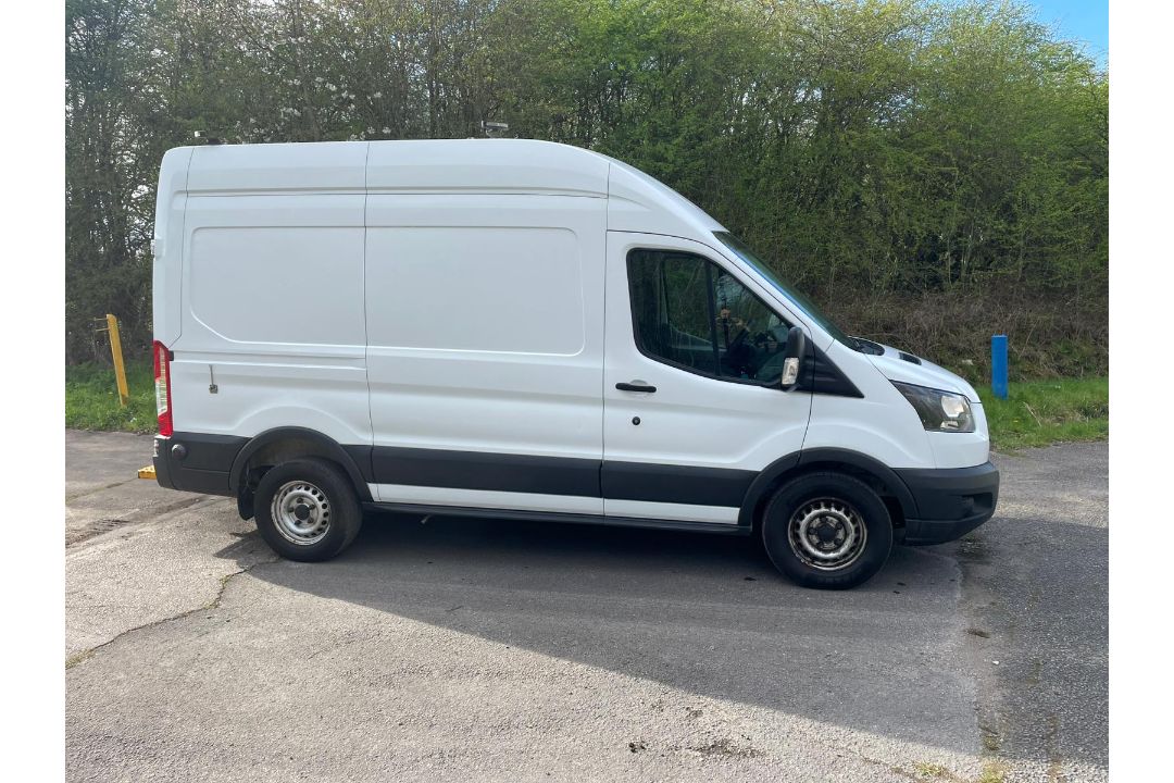 2018 18 FORD TRANSIT 350 PANEL VAN - 69K MILES - HEATED SEATS - EX BT - *NO VAT* - Image 4 of 19