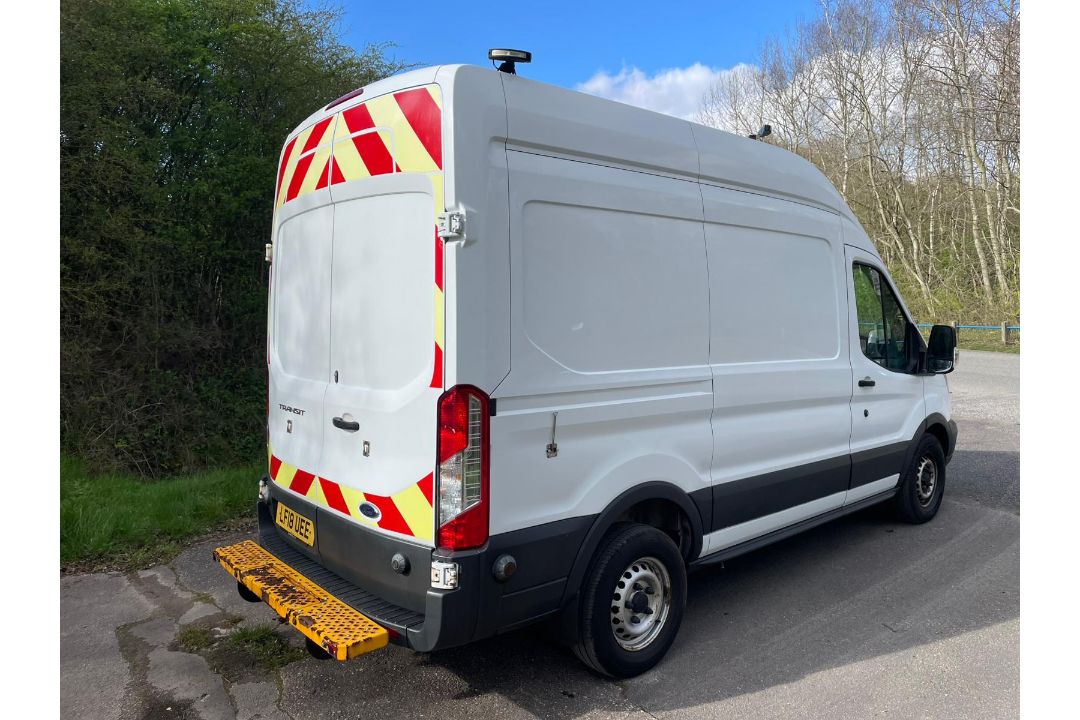 2018 18 FORD TRANSIT 350 PANEL VAN - 69K MILES - HEATED SEATS - EX BT - *NO VAT* - Image 5 of 19