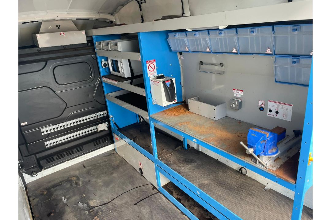 2018 18 FORD TRANSIT 350 PANEL VAN - 69K MILES - HEATED SEATS - EX BT - *NO VAT* - Image 10 of 19