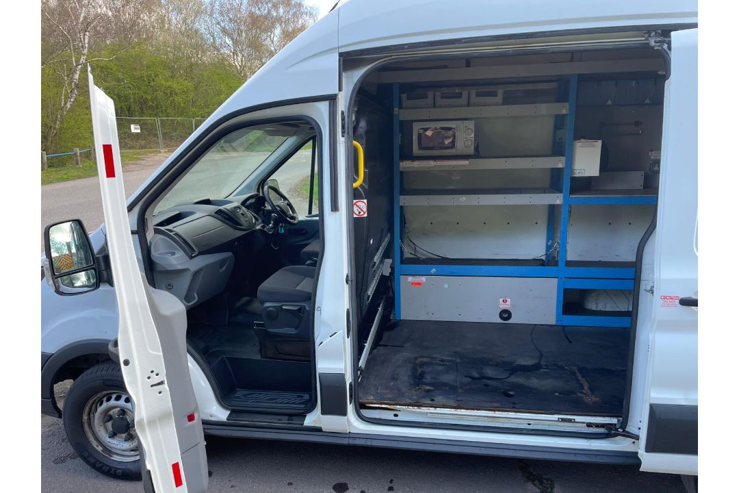 2018 18 FORD TRANSIT 350 PANEL VAN - 69K MILES - HEATED SEATS - EX BT - *NO VAT* - Image 9 of 19