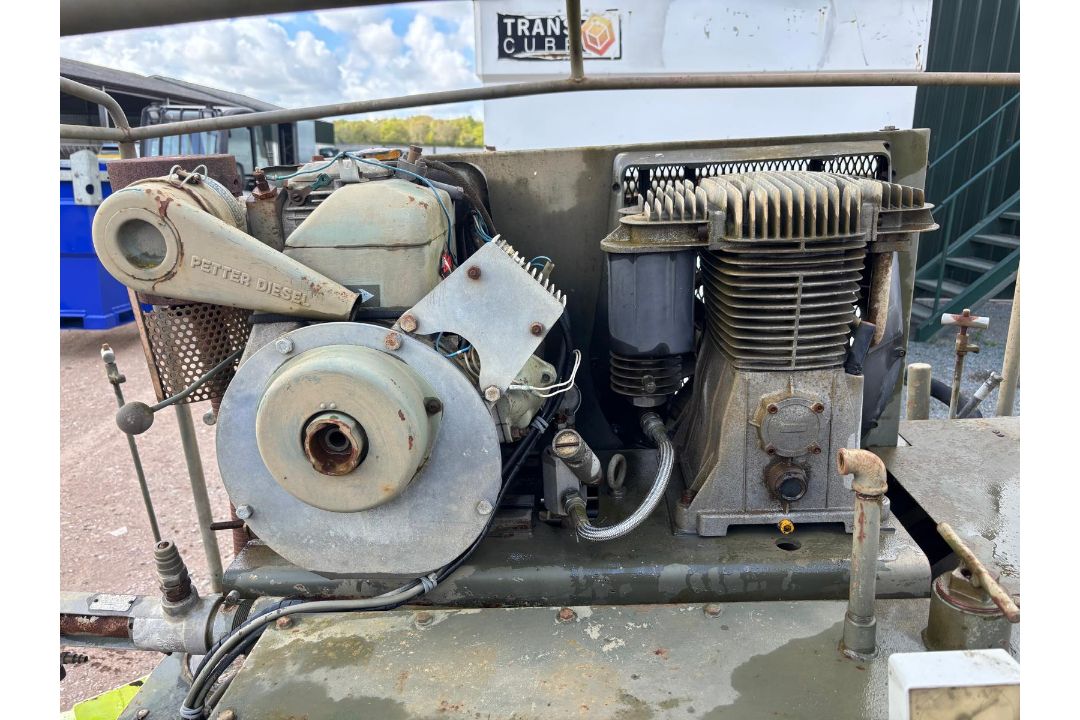 EX ARMY GENERATOR - Image 8 of 10