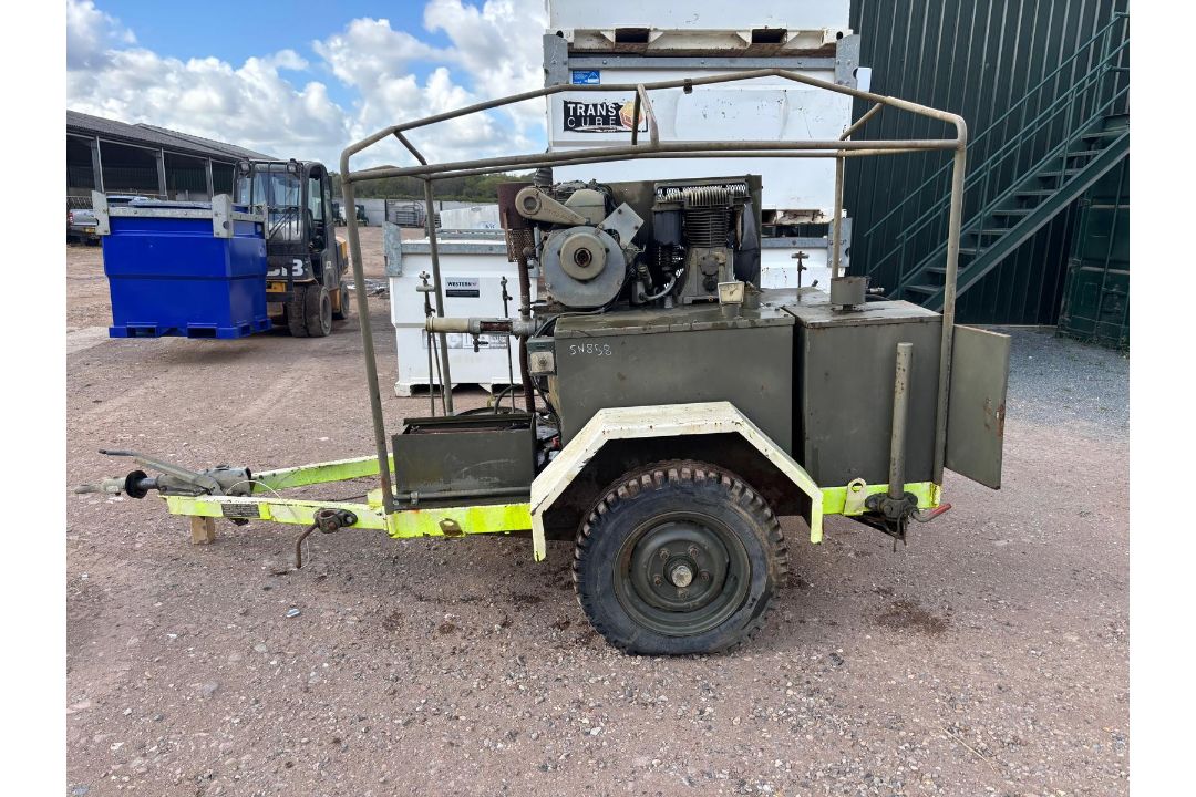 EX ARMY GENERATOR - Image 3 of 10