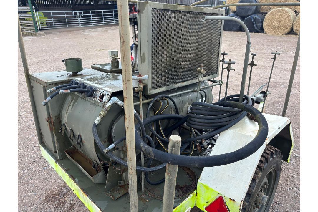 EX ARMY GENERATOR - Image 9 of 10