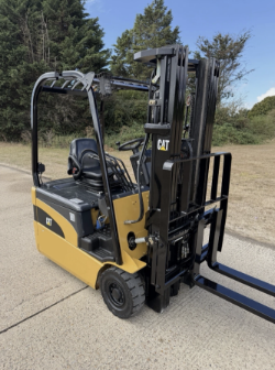 CATERPILLAR 1.6 TONNE ELECTRIC FORKLIFT TRUCK - CONTAINER SPEC