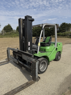 CESAB 3.5 TONNE DIESEL FORKLIFT TRUCK - CONTAINER SPEC - TOYOTA DIESEL ENGINE
