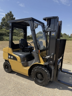 CATERPILLAR 2.5 TONNE DIESEL FORKLIFT - TRUCK CONTAINER SPEC