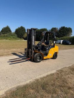 2018 HYUNDAI 3.3 TONNE DIESEL FORKLIFT TRUCK - CONTAINER SPEC