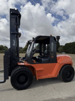BAOLI 8 TONNE DIESEL FORKLIFT TRUCK - SIDE SHIFT AND FORK POSITION