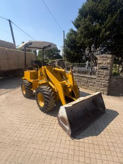 TCM 808A-2 DIESEL LOADING SHOVEL - 1577 HOURS