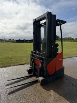 2021 LINDE R16 ELECTRIC REACH FORKLIFT SIDE-SHIFT