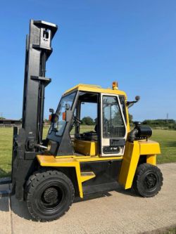 CATERPILLAR 7 TONNE DIESEL FORKLIFT WITH FULL CABIN