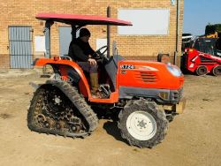 KUBOTA KT24 HALF TRACK COMPACT TRACTOR *1618 HOURS*