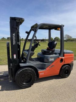 TOYOTA 3.5 TONNE DIESEL FORKLIFT TRUCK - CONTAINER SPEC