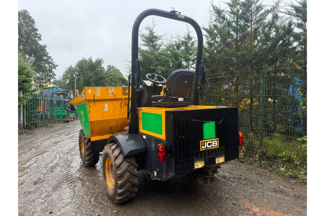 2017 JCB 3T-1 FRONT TIP 3 TON DUMPER - 1756 HOURS - RUNS AND DRIVES. - Image 2 of 12